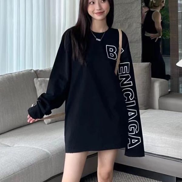 すぐ届くバレンシアガ 長袖アウトライン オーバーサイズ Tシャツ 偽物 2色 739027TOVV69034